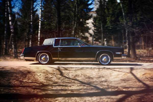 Последняя модель самой культовой серии Cadillac (18 фото)