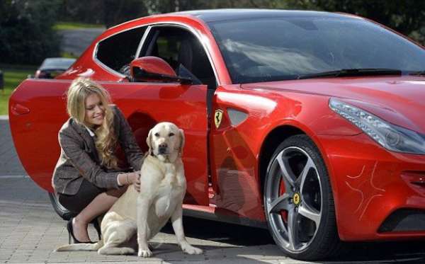 Удобный семейный автомобиль Ferrari