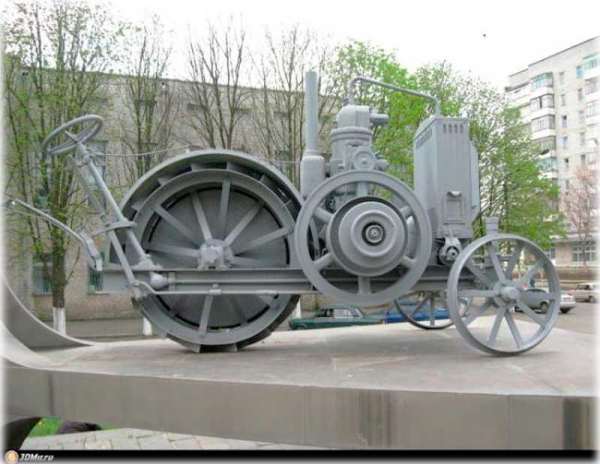 Как назывался и на каком топливе работал первый советский трактор?