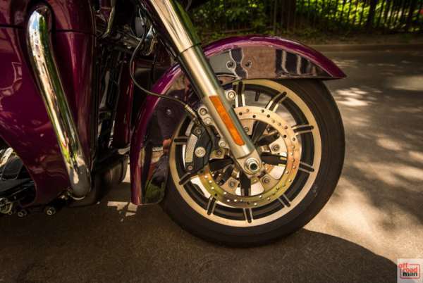Тест-драйв мотоцикла Harley-Davidson Road Glide
