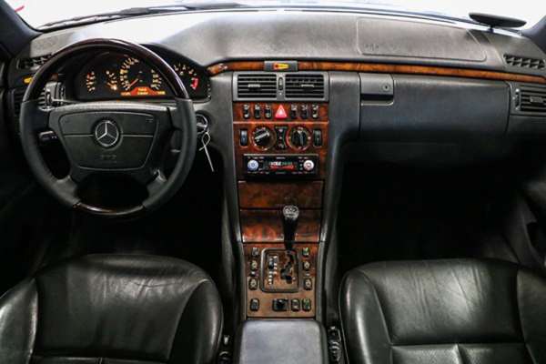 Пикап Mercedes-Benz E-Class на продажу