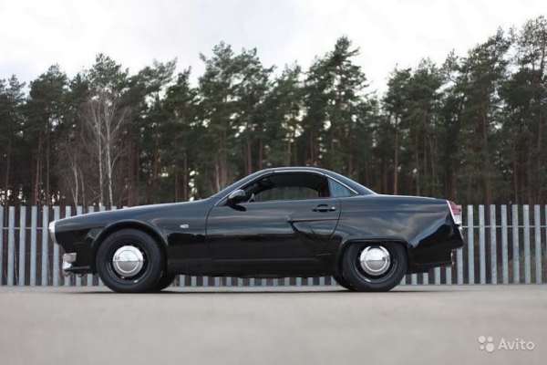 Маленький родстер Mercedes-Benz SLK стилизованный под 21-ю "Волгу"
