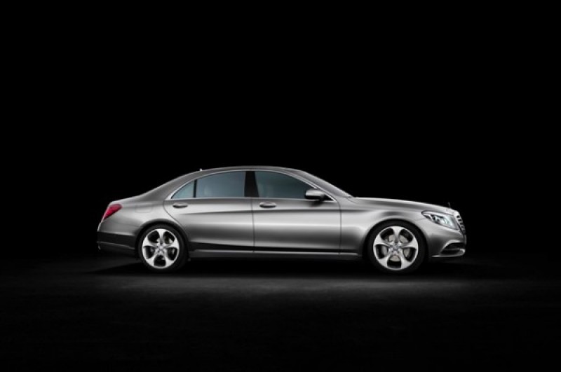 14 поколений больших седанов класса люкс от Mercedes-Benz