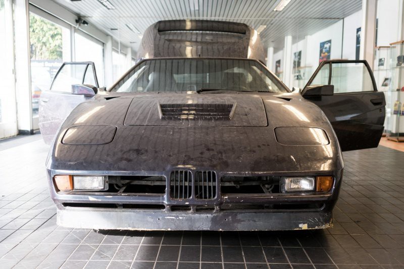 Турбированный BMW M1 работающий на газе из 80-х