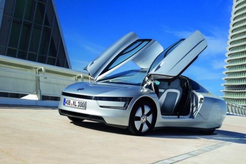 Volkswagen представил серийный подключаемый гибрид XL1