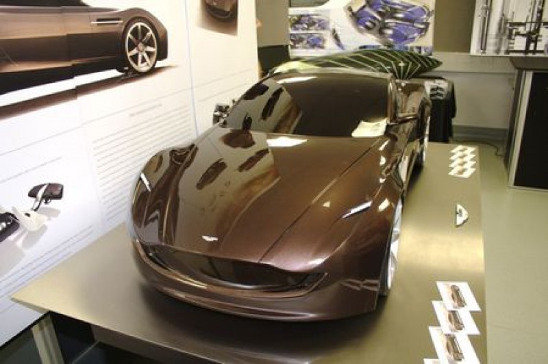 Студент сделал Aston Martin Volare на водороде