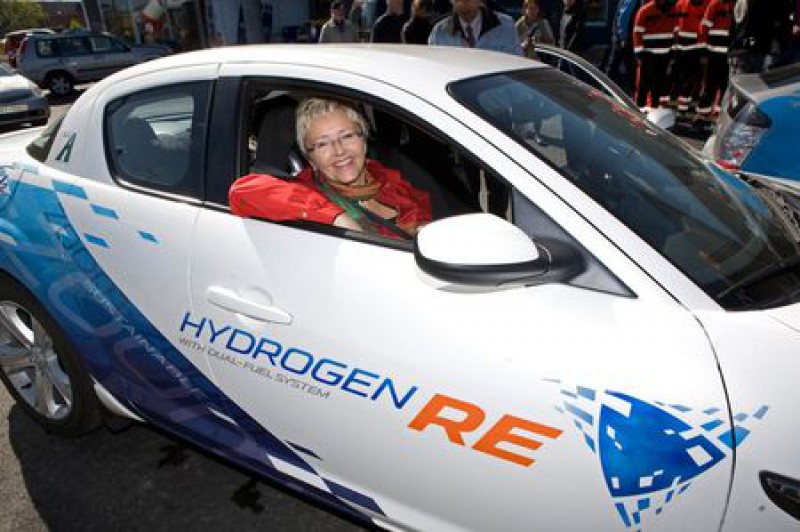 Первый водородный Mazda RX-8 привезли в Норвегию