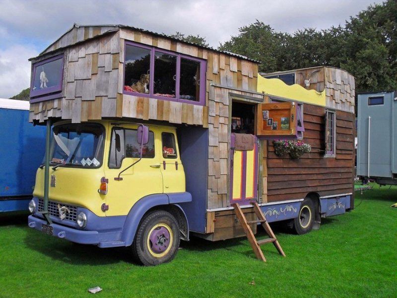 Удивительные ретро-грузовики переоборудованные в дома на колесах