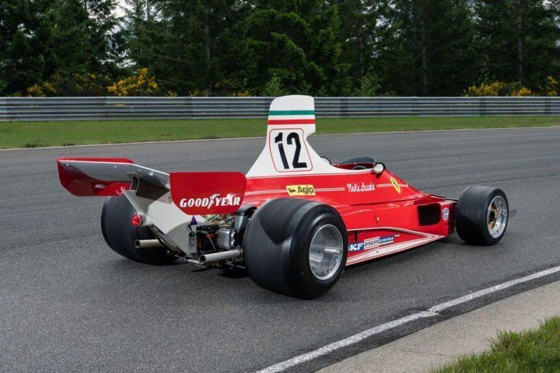 Болид Ferrari, на котором Ники Лауда выступал в сезоне 1975 года